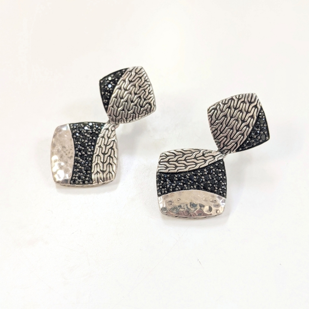John Hardy Classic Chain Hammered Drop Earrings w. Black Sapphire + Black Spinel
